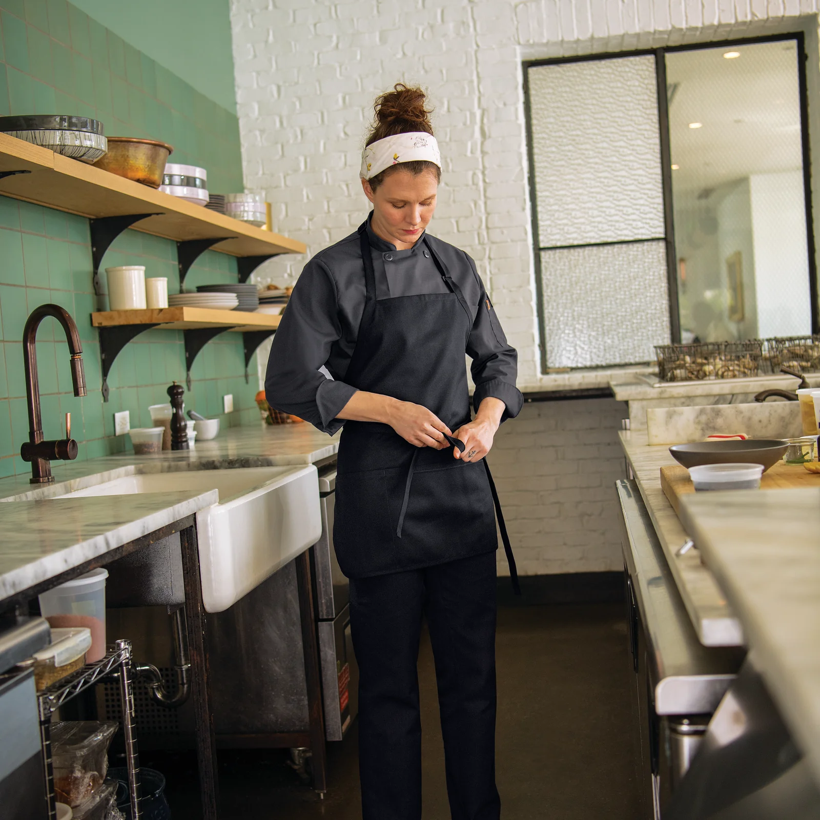 Red Kap Premium Short Bib Apron - Image 2